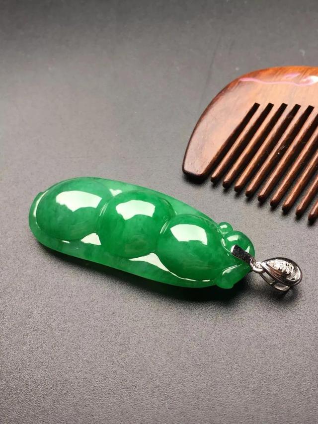 帝王绿翡翠原石产地帝王绿翡翠原石介绍-第11张图片-翡翠网 帝王绿翡翠原石产地帝王绿翡翠原石介绍-第11张图片-翡翠网