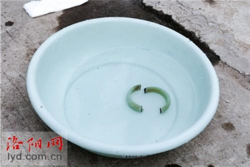 灵云翡翠手镯怎么样,5000元的翡翠手镯是真的吗-第4张图片-翡翠网 灵云翡翠手镯怎么样,5000元的翡翠手镯是真的吗-第4张图片-翡翠网