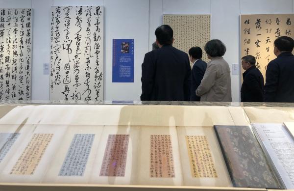 翡翠怎么辨别好坏陕西翡翠原石厂家-第15张图片-翡翠网 翡翠怎么辨别好坏陕西翡翠原石厂家-第15张图片-翡翠网