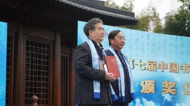 翡翠怎么辨别好坏陕西翡翠原石厂家-第16张图片-翡翠网 翡翠怎么辨别好坏陕西翡翠原石厂家-第16张图片-翡翠网