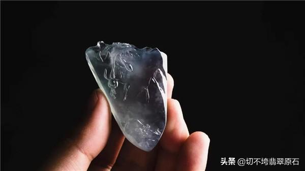 翡翠原石打灯荧光图解,灯笼翡翠原石图片-第5张图片-翡翠网 翡翠原石打灯荧光图解,灯笼翡翠原石图片-第5张图片-翡翠网