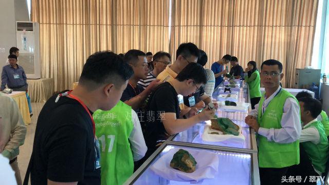 缅甸翡翠价格走势缅甸翡翠原石-第2张图片-翡翠网 缅甸翡翠价格走势缅甸翡翠原石-第2张图片-翡翠网