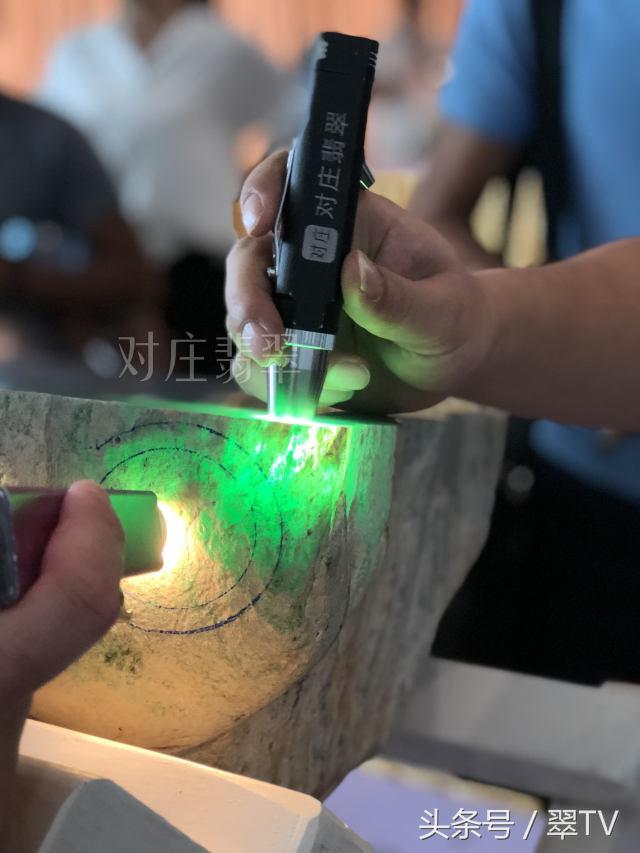 缅甸翡翠价格走势缅甸翡翠原石-第4张图片-翡翠网 缅甸翡翠价格走势缅甸翡翠原石-第4张图片-翡翠网