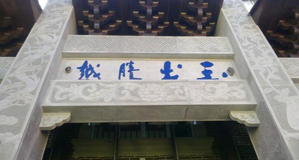 缅甸翡翠原石批发市场7吨翡翠原石图片-第2张图片-翡翠网 缅甸翡翠原石批发市场7吨翡翠原石图片-第2张图片-翡翠网