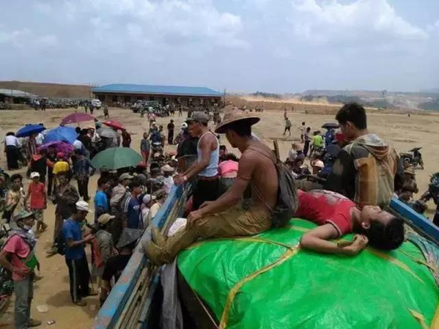 翡翠原石鉴别去山上捡翡翠原石-第4张图片-翡翠网 翡翠原石鉴别去山上捡翡翠原石-第4张图片-翡翠网