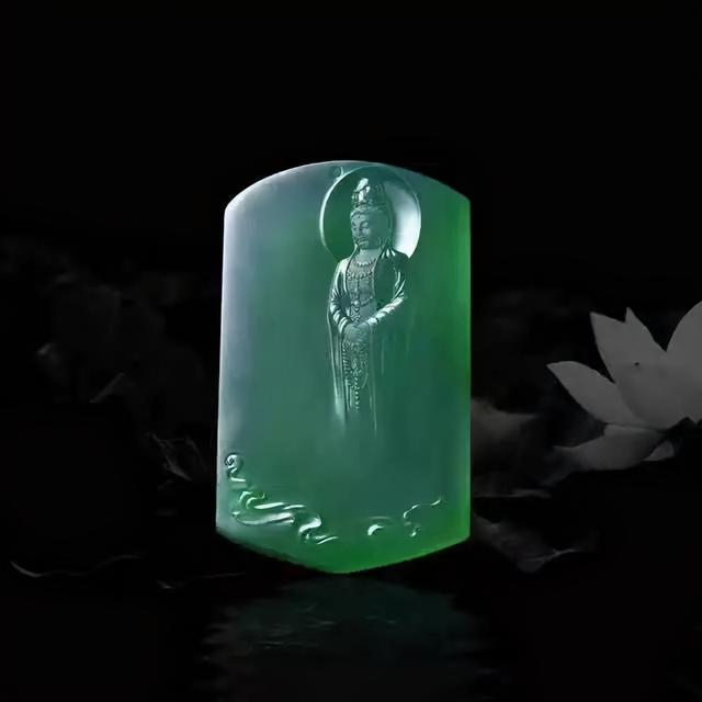 质量好的翡翠原石包浆值钱吗翡翠包浆皮赌石特征-第5张图片-翡翠网 质量好的翡翠原石包浆值钱吗翡翠包浆皮赌石特征-第5张图片-翡翠网