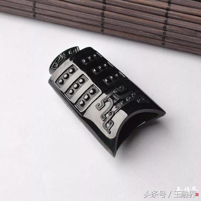 墨翠没抛光跟抛光区别,墨翡翠原石-第6张图片-翡翠网 墨翠没抛光跟抛光区别,墨翡翠原石-第6张图片-翡翠网