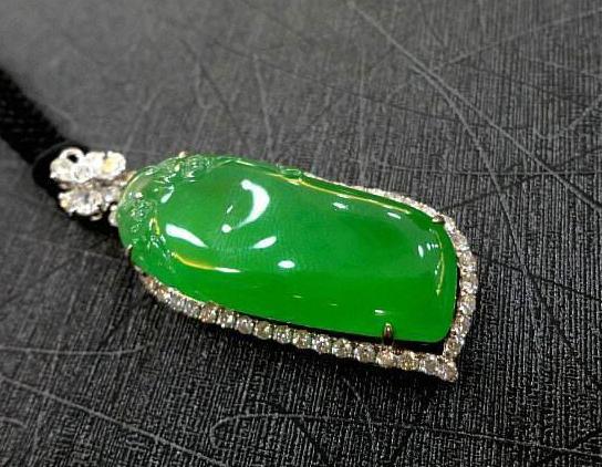 老坑玻璃种翡翠原石详解500元料切出天价翡翠-第2张图片-翡翠网 老坑玻璃种翡翠原石详解500元料切出天价翡翠-第2张图片-翡翠网