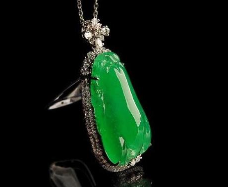 老坑玻璃种翡翠原石详解500元料切出天价翡翠-第8张图片-翡翠网 老坑玻璃种翡翠原石详解500元料切出天价翡翠-第8张图片-翡翠网