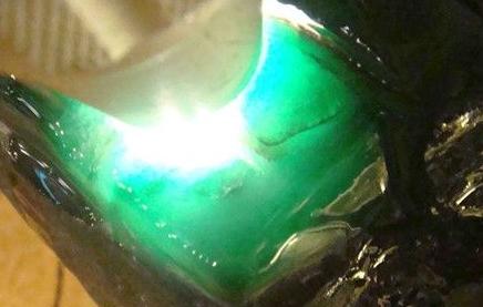 翡翠原石怎么挑,缅甸翡翠原石精品-第5张图片-翡翠网