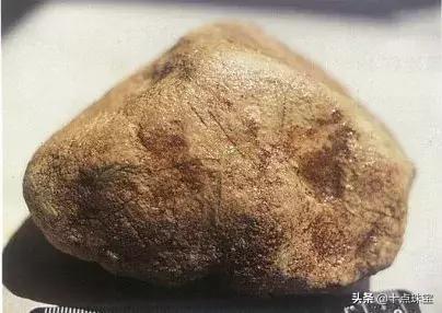 老帕敢原石皮壳详解鸡蛋黄翡翠原石手镯-第25张图片-翡翠网 老帕敢原石皮壳详解鸡蛋黄翡翠原石手镯-第25张图片-翡翠网