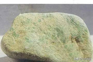 老帕敢原石皮壳详解鸡蛋黄翡翠原石手镯-第36张图片-翡翠网 老帕敢原石皮壳详解鸡蛋黄翡翠原石手镯-第36张图片-翡翠网