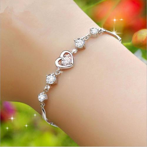 925银莫桑钻一克拉多少钱莫桑钻大概多少钱-第1张图片-翡翠网 925银莫桑钻一克拉多少钱莫桑钻大概多少钱-第1张图片-翡翠网