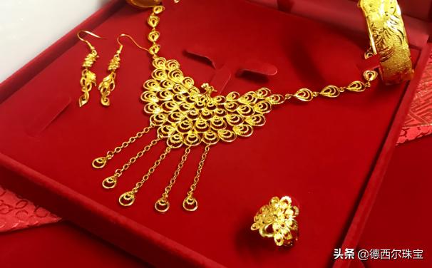 德西尔珠宝黄金多少钱一克德西尔珠宝黄金怎么样-第2张图片-翡翠网 德西尔珠宝黄金多少钱一克德西尔珠宝黄金怎么样-第2张图片-翡翠网