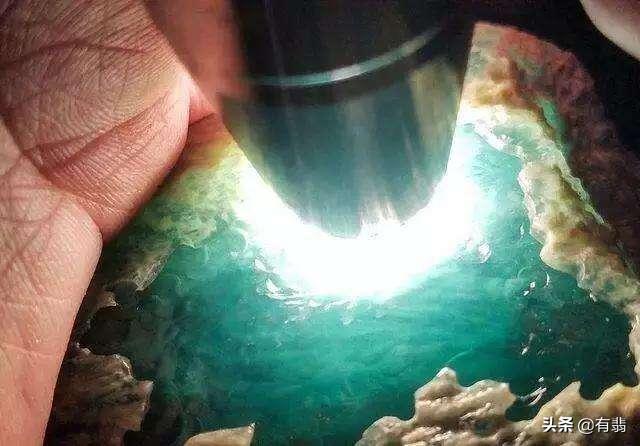 天空蓝翡翠价格的简单介绍-第1张图片-翡翠网 天空蓝翡翠价格的简单介绍-第1张图片-翡翠网