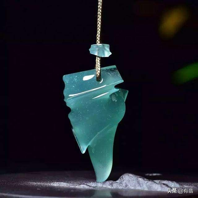 天空蓝翡翠价格的简单介绍-第2张图片-翡翠网 天空蓝翡翠价格的简单介绍-第2张图片-翡翠网