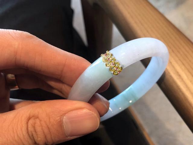 翡翠手镯不戴但摔坏了劝和小姐摔坏手镯是第几集-第6张图片-翡翠网 翡翠手镯不戴但摔坏了劝和小姐摔坏手镯是第几集-第6张图片-翡翠网