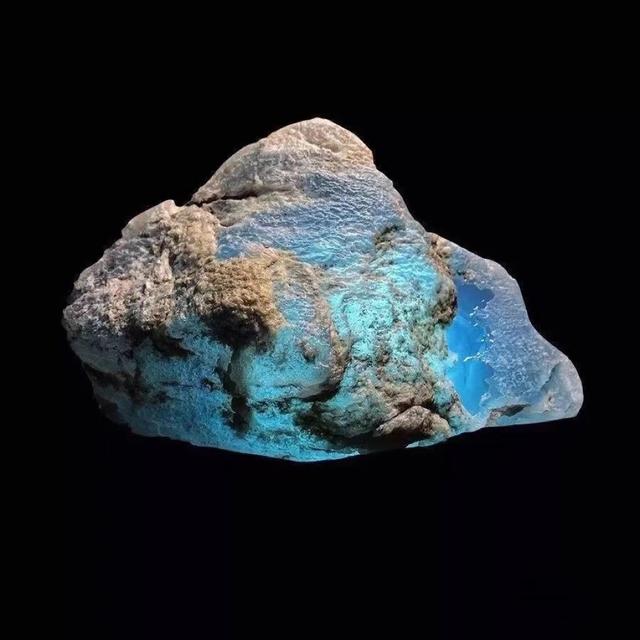 最贵的翡翠原石500亿,缅甸玉石翡翠原石-第5张图片-翡翠网 最贵的翡翠原石500亿,缅甸玉石翡翠原石-第5张图片-翡翠网