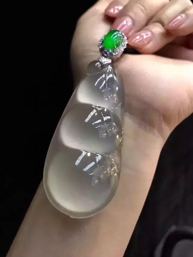 香格里拉翡翠手镯原石,香格里拉文成珠宝骗局-第19张图片-翡翠网 香格里拉翡翠手镯原石,香格里拉文成珠宝骗局-第19张图片-翡翠网