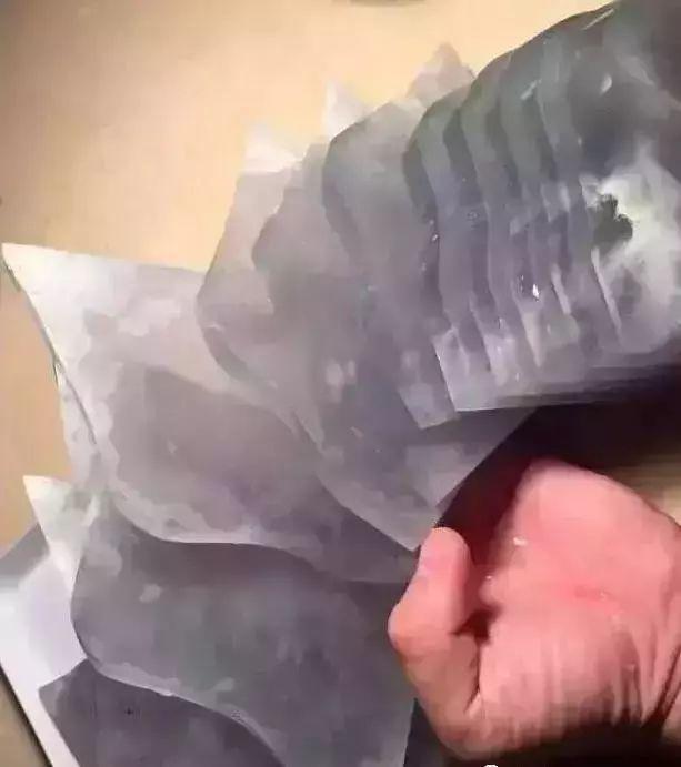 香格里拉翡翠手镯原石,香格里拉文成珠宝骗局-第23张图片-翡翠网 香格里拉翡翠手镯原石,香格里拉文成珠宝骗局-第23张图片-翡翠网