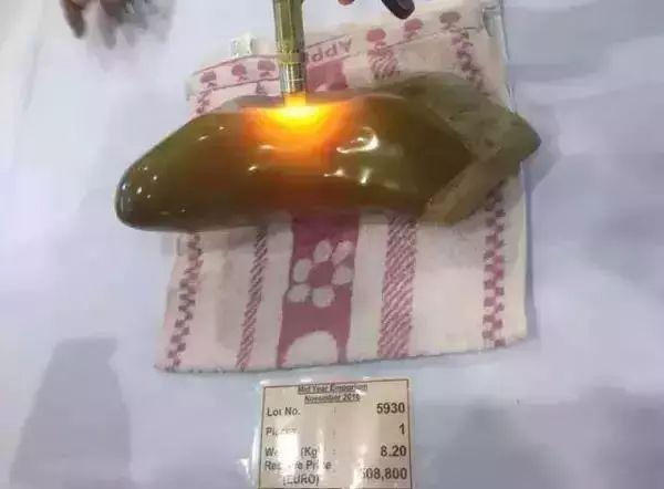 香格里拉翡翠手镯原石,香格里拉文成珠宝骗局-第29张图片-翡翠网 香格里拉翡翠手镯原石,香格里拉文成珠宝骗局-第29张图片-翡翠网