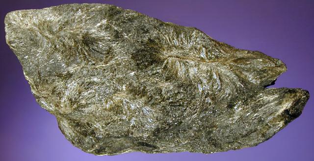 十种石头捡不得,25种常见宝石-第20张图片-翡翠网 十种石头捡不得,25种常见宝石-第20张图片-翡翠网