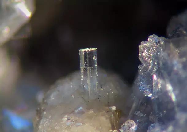 十种石头捡不得,25种常见宝石-第24张图片-翡翠网 十种石头捡不得,25种常见宝石-第24张图片-翡翠网