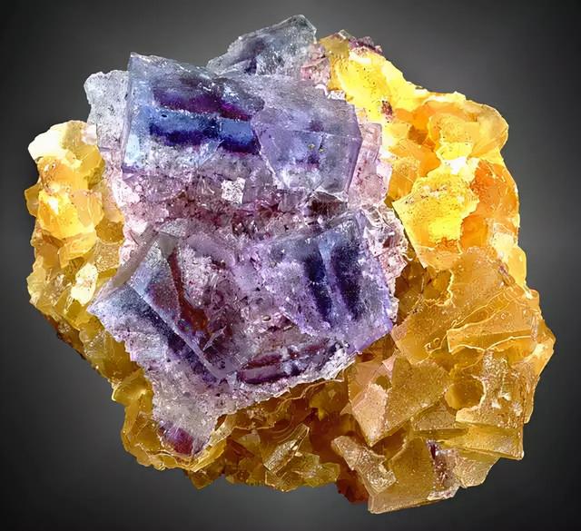 十种石头捡不得,25种常见宝石-第78张图片-翡翠网 十种石头捡不得,25种常见宝石-第78张图片-翡翠网