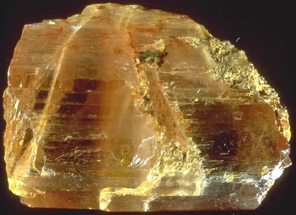 十种石头捡不得,25种常见宝石-第84张图片-翡翠网 十种石头捡不得,25种常见宝石-第84张图片-翡翠网