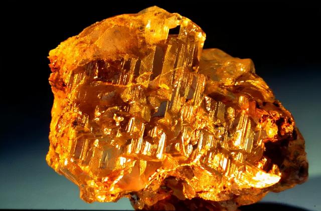 十种石头捡不得,25种常见宝石-第112张图片-翡翠网 十种石头捡不得,25种常见宝石-第112张图片-翡翠网