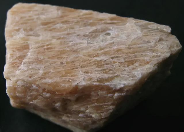 十种石头捡不得,25种常见宝石-第114张图片-翡翠网 十种石头捡不得,25种常见宝石-第114张图片-翡翠网