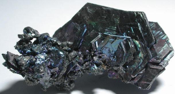 十种石头捡不得,25种常见宝石-第122张图片-翡翠网 十种石头捡不得,25种常见宝石-第122张图片-翡翠网