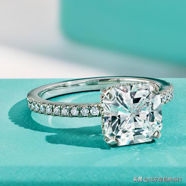 国内钻戒排行榜前十名品牌国内哪个牌子的钻戒性价比高-第1张图片-翡翠网 国内钻戒排行榜前十名品牌国内哪个牌子的钻戒性价比高-第1张图片-翡翠网