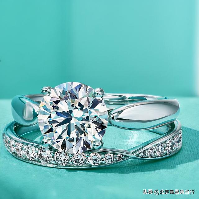 国内钻戒排行榜前十名品牌国内哪个牌子的钻戒性价比高-第2张图片-翡翠网 国内钻戒排行榜前十名品牌国内哪个牌子的钻戒性价比高-第2张图片-翡翠网