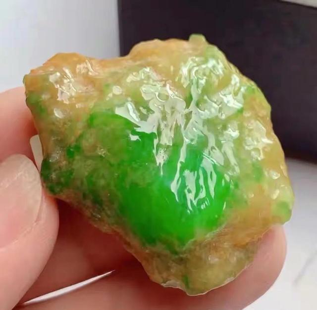 场口黄加绿翡翠原石大马坎赌石黄加绿翡翠-第1张图片-翡翠网 场口黄加绿翡翠原石大马坎赌石黄加绿翡翠-第1张图片-翡翠网