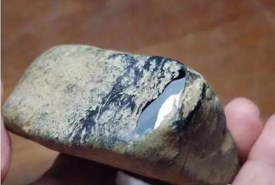 翡翠原石哪里买,40克翡翠原石-第6张图片-翡翠网 翡翠原石哪里买,40克翡翠原石-第6张图片-翡翠网