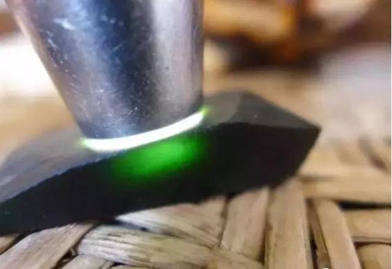 翡翠原石哪里买,40克翡翠原石-第9张图片-翡翠网 翡翠原石哪里买,40克翡翠原石-第9张图片-翡翠网