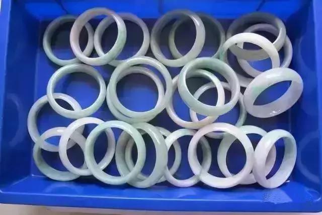 翡翠玉髓手镯回收,1万左右翡翠手镯图片-第7张图片-翡翠网 翡翠玉髓手镯回收,1万左右翡翠手镯图片-第7张图片-翡翠网