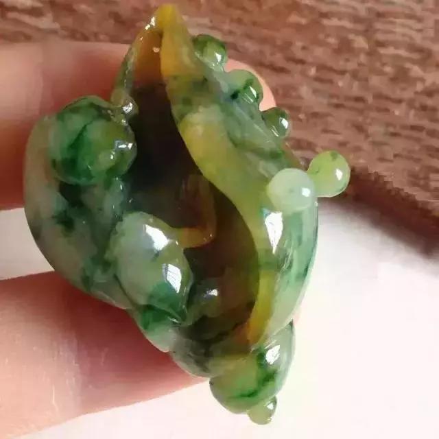 翡翠玉髓手镯回收,1万左右翡翠手镯图片-第31张图片-翡翠网 翡翠玉髓手镯回收,1万左右翡翠手镯图片-第31张图片-翡翠网