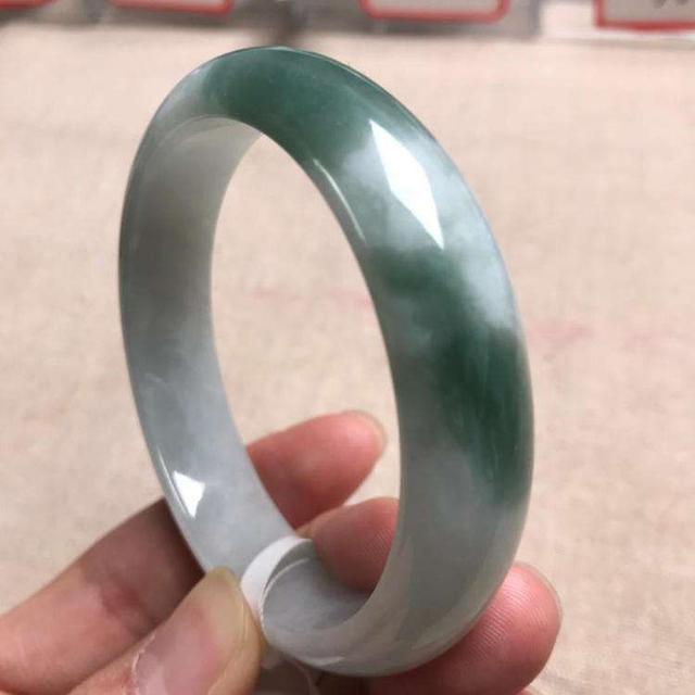 翡翠永楚料是什么薄水料翡翠手镯-第5张图片-翡翠网 翡翠永楚料是什么薄水料翡翠手镯-第5张图片-翡翠网