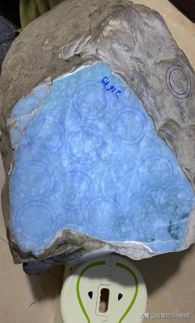 翡翠价格增长,翡翠毛料多少钱-第3张图片-翡翠网 翡翠价格增长,翡翠毛料多少钱-第3张图片-翡翠网