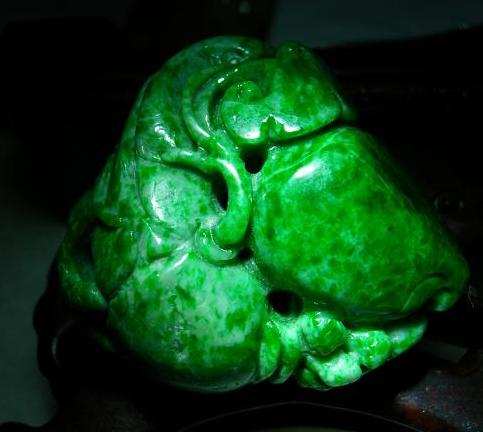 翡翠知识之铁龙生翡翠一级铁龙生翡翠手镯-第5张图片-翡翠网 翡翠知识之铁龙生翡翠一级铁龙生翡翠手镯-第5张图片-翡翠网