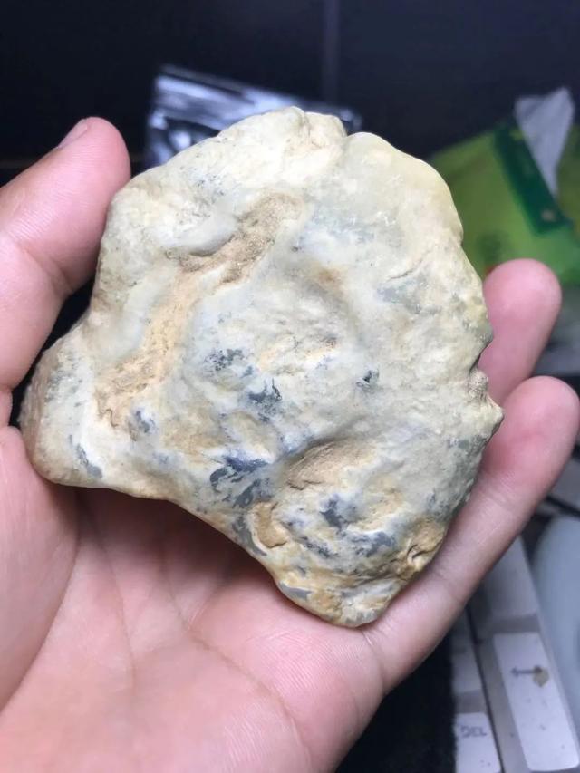 全透的木那翡翠原石神奇木那翡翠原石-第2张图片-翡翠网 全透的木那翡翠原石神奇木那翡翠原石-第2张图片-翡翠网