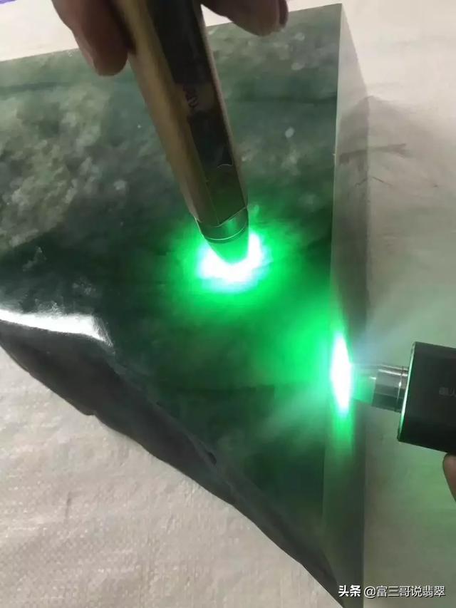 翡翠原石安检机能看出来颜色吗用核磁共振检测翡翠原石-第4张图片-翡翠网 翡翠原石安检机能看出来颜色吗用核磁共振检测翡翠原石-第4张图片-翡翠网