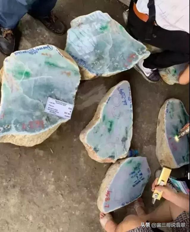 翡翠原石安检机能看出来颜色吗用核磁共振检测翡翠原石-第30张图片-翡翠网 翡翠原石安检机能看出来颜色吗用核磁共振检测翡翠原石-第30张图片-翡翠网