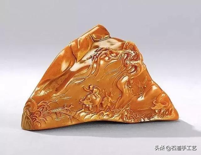 翡翠原石凹陷有土块是怎么回事怎样识别玉原石-第17张图片-翡翠网 翡翠原石凹陷有土块是怎么回事怎样识别玉原石-第17张图片-翡翠网