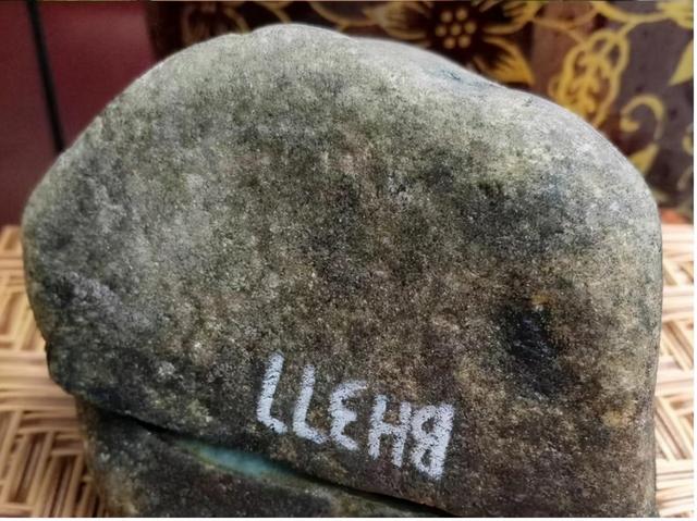 翡翠原石400一斤贵吗,爰翡翠原石-第4张图片-翡翠网 翡翠原石400一斤贵吗,爰翡翠原石-第4张图片-翡翠网