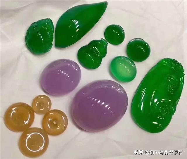 翡翠原石行内规矩,翡翠原石帝王绿180亿-第3张图片-翡翠网 翡翠原石行内规矩,翡翠原石帝王绿180亿-第3张图片-翡翠网