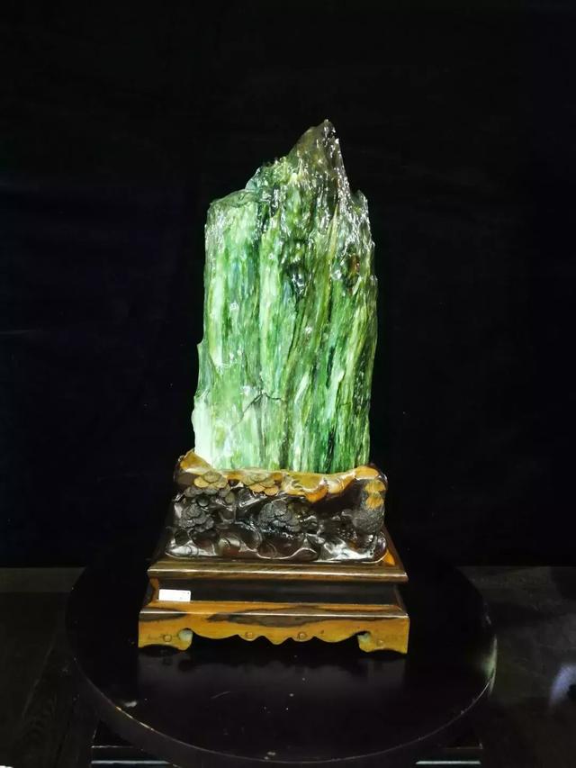 树化玉原石与翡翠原石区别图片,普通树化石多少钱一斤-第4张图片-翡翠网 树化玉原石与翡翠原石区别图片,普通树化石多少钱一斤-第4张图片-翡翠网