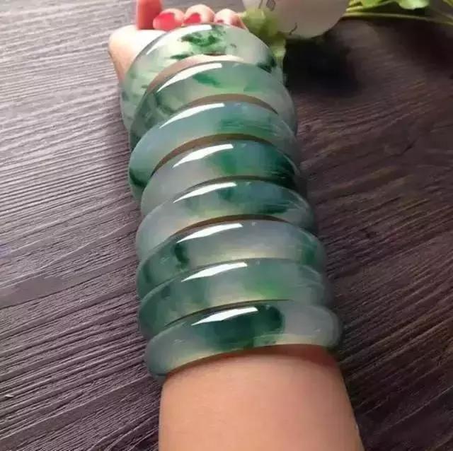 翡翠怎样养才能让水头好翡翠原石养人吗-第8张图片-翡翠网 翡翠怎样养才能让水头好翡翠原石养人吗-第8张图片-翡翠网